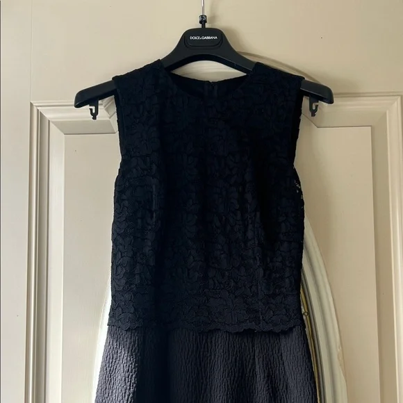 Elegant Dolce & Gabbana Black Sleeveless Dress - Picture 2 of 5